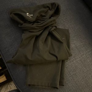 Black capri leggings